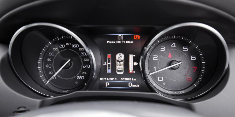 Панель приборов Jaguar XE 25t R-Sport 2015 года  (AU) (фото 3 из 40)